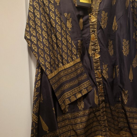 Brand New - KHAADI - SIZE 10 - Picture 4 of 7